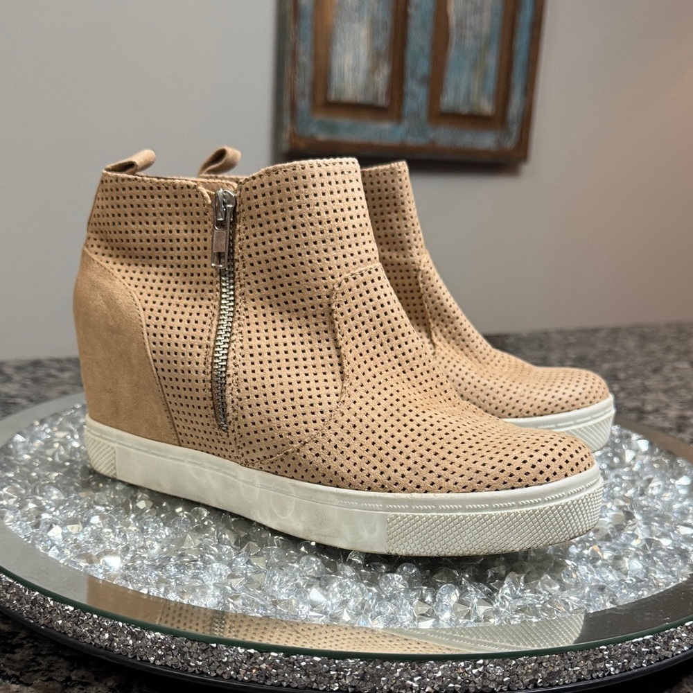 Brash Tan Perforated Wedge Sneakers EUC 7.5